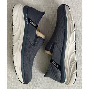 NWT Skechers Men’s Slip-ins Relaxed Fit: D'Lux Walker - Orford, Charcoal SZ 9